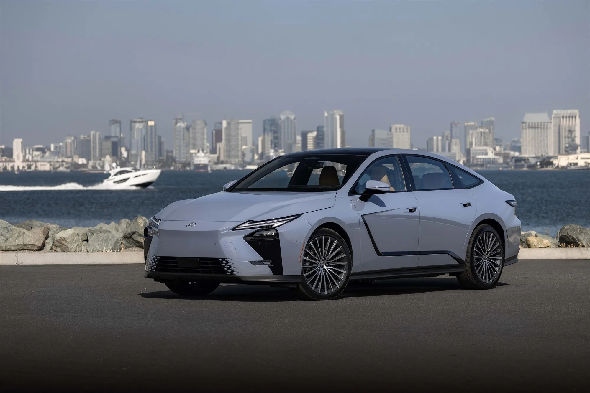 렉서스 올 뉴 ES 350e 전측면 외관