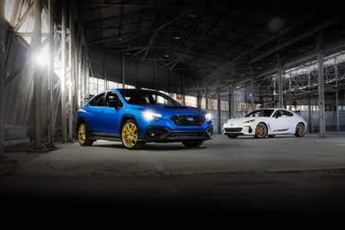 스바루 WRX GD25와 BRZ ZC15가 나란히 선 모습