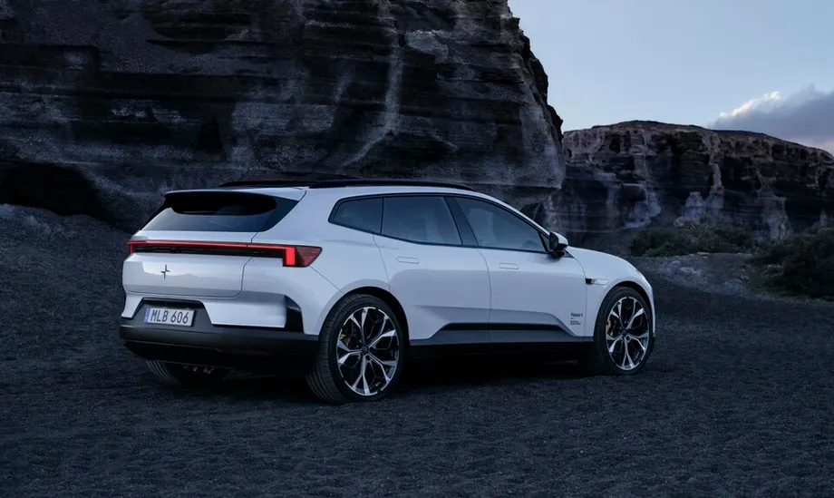폴스타 4 SUV 후면